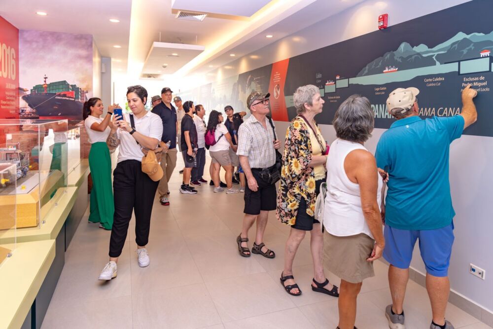 Canal de Panamá rompe récord al recibir más de 1 millón de visitantes en 2025 - Ojos del Mundo